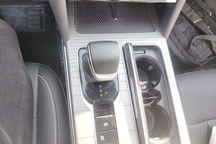 Used Hongqi HS7 PHEV 2024 2.0T PHEV Four-Wheel Drive Flagship Edition 6 Seats
