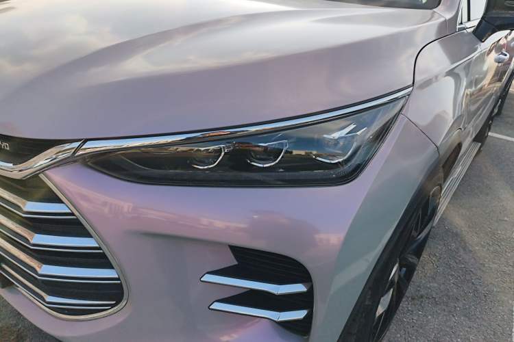 Used BYD Tang New Energy 2018 DM 2.0T All-Wheel Drive Smart Connectivity Luxury Model 7 Seats China V Emission Standard