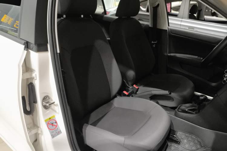 Used Volkswagen Santana 2015 1.6L Automatic Fashion Edition Right Front Seat