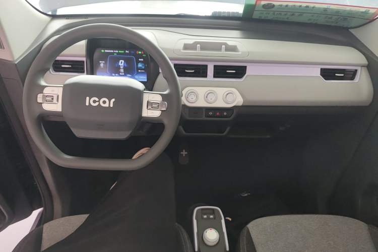 Used Chery QQ Ice Cream 2022 170km Sundae Phosphate Lithium-Ion Center Console