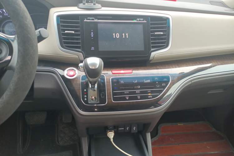 Used Honda Odyssey 2015 2.4L Smart Edition
