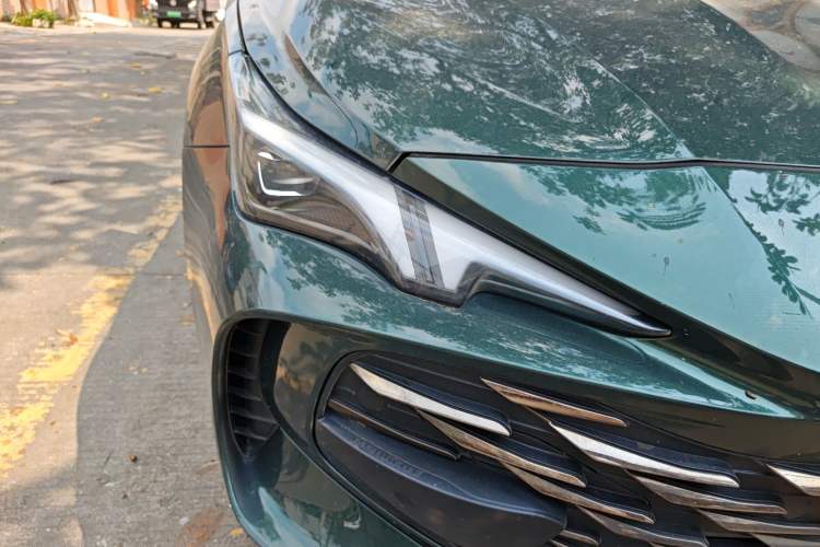 Used MG 7 2023 2.0T Automatic Hunter Luxury Edition Right Front Headlight