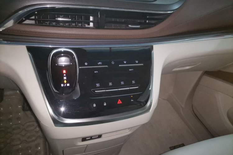 Used Buick GL8 2021 Land Cruiser Executive Class 652T Luxury Model