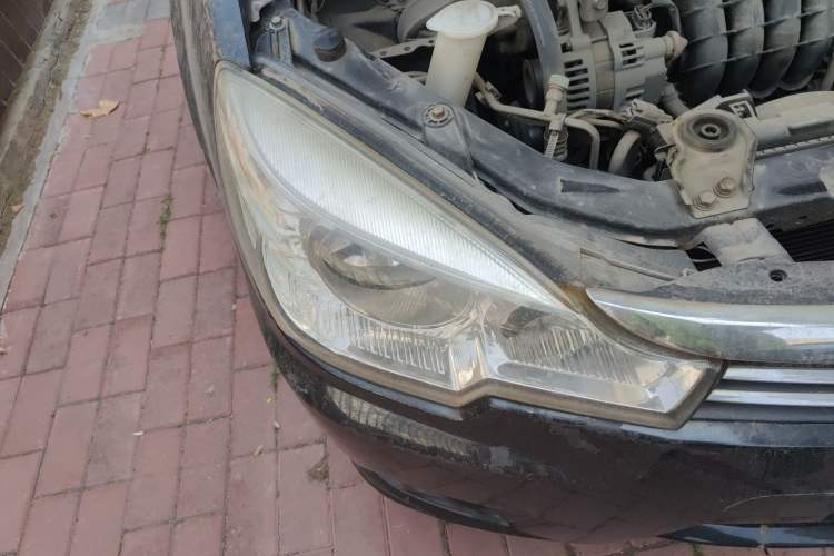 Used Soueast V3 Lingyue 2014 1.5L Manual Entry-Level Version Right Front Headlight