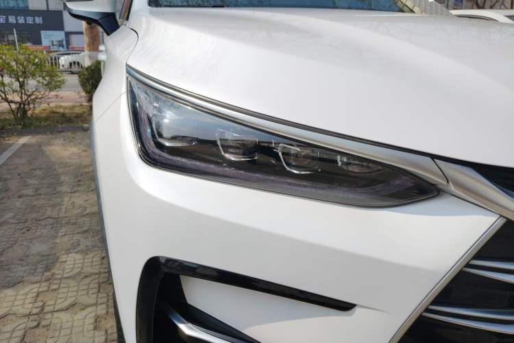Used BYD Tang New Energy 2021 DM-i 112KM Prestige Model Right Front Headlight