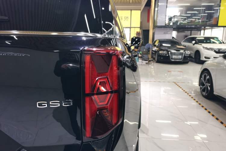 Used GAC Trumpchi GS8 2025 Linghang Series 2.0 TGDI Two-Wheel-Drive Luxury Edition 5 Seats