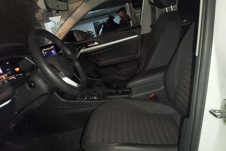 Used Volkswagen Lavida 2023 300TSI DSG Starry Full-Comfort Edition Left Front Seat