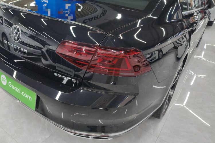 Used Volkswagen Magotan 2023 2 Million Units Limited Edition 330TSI DSG Leading Version Right Rear Taillight