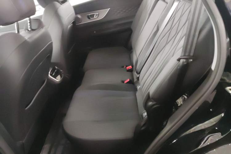Used Chery Fengyun T8 2025 1.5T 130 km Comfort Edition 7-Seater Left Rear Seat