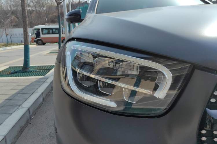 Used Mercedes-Benz GLC Coupe 2022 Refreshed GLC 300 4MATIC Coupe SUV Right Front Headlight