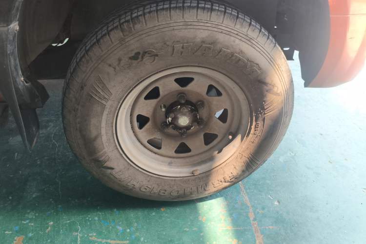 Used Higer Longwei 2015 2.8T Diesel Manual Two-Wheel Drive Big Double Classic Edition JE493
