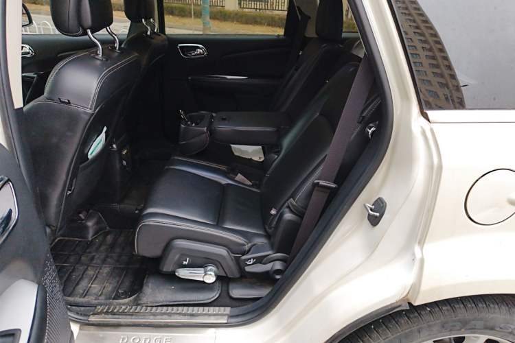 Used Dodge Journey 2013 2.4L Two-Wheel Drive Luxury Version