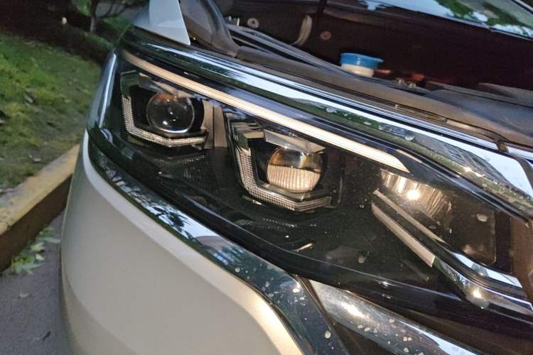 Used Volkswagen Viloran 2022 380TSI Prestige Edition
