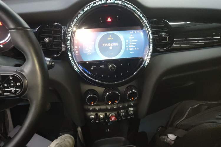 Used MINI 2023 1.5T COOPER Artist