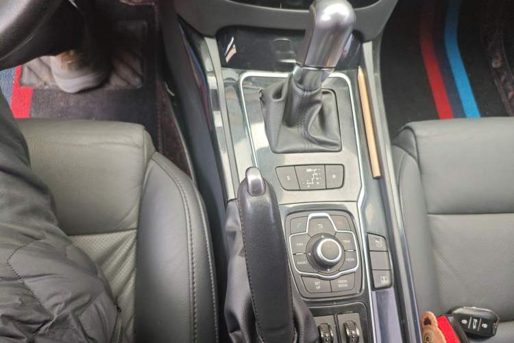 Used Peugeot 508 2013 2.3L Roland Garros Edition Gear Lever