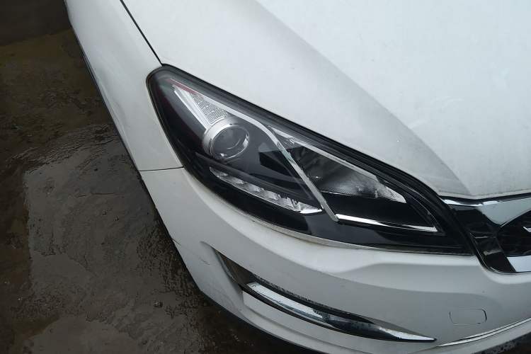 Used Zotye Domy X5 2015 1.5T CVT Landlord Model China IV Standard Right Front Headlight