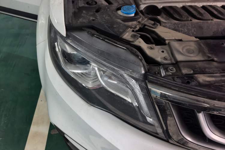 Used Geely Auto Emgrand X7 Sport 2018 Revised Version 1.8TD Automatic Two-Wheel Drive Smart Connectivity 4G-Enabled Edition Exterior 3