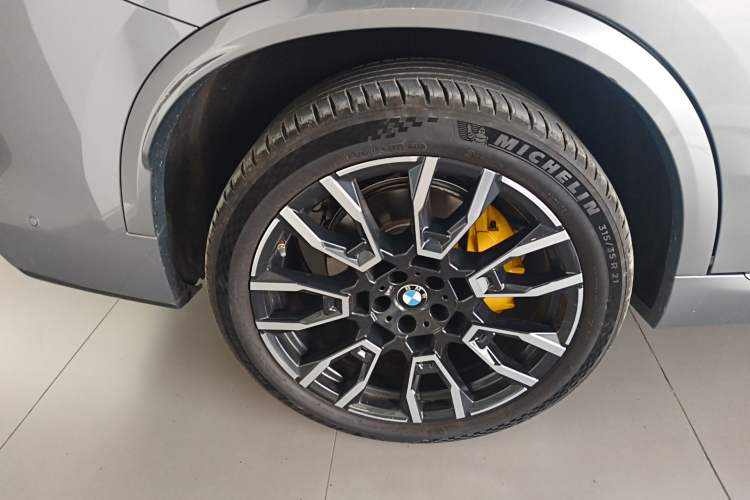 Used BMW X5 2023 xDrive 30Li Luxury M Sport Package
