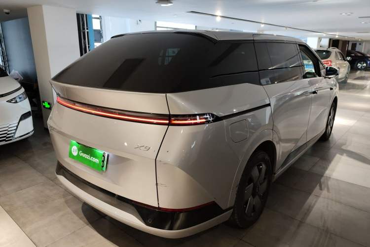 Used XPeng X9 2024 610 Long-Range Pro
