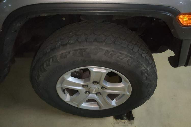 Used Jeep Wrangler 2019 2.0T Sahara 4-Door Version China V Standard
