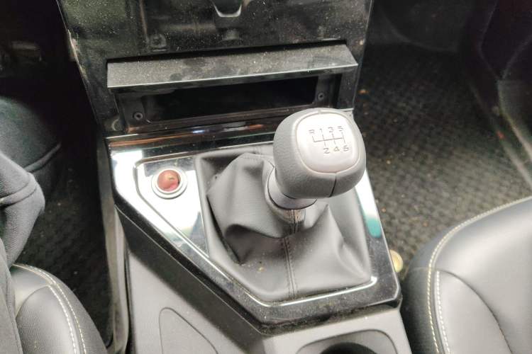 Used Wuling Hongguang PLUS 2019 1.5T Manual Luxury 7-Seater
