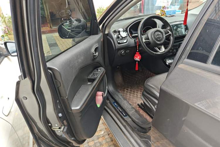 Used Jeep Compass 2019 220T Automatic Family Edition