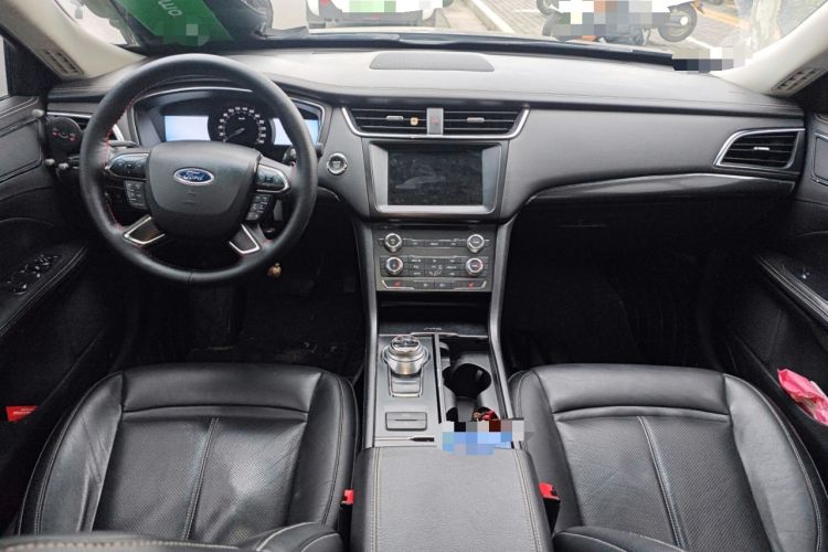 Used Ford Taurus 2017 EcoBoost 180 Luxury Model Center Console