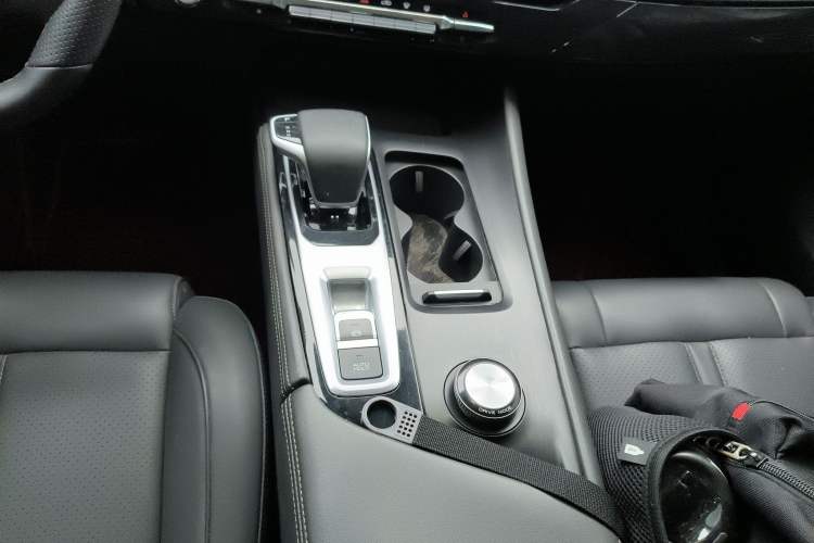 Used Dongfeng Aeolus Huge 2022 Mach Power 1.5T DareDrive Edition · Smart
