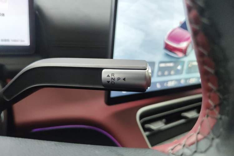 Used Chery Fengyun Fulwin A9L 2025 Model, Four-Wheel Drive High-Energy Peak Edition Gear Lever