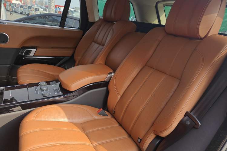 Used Land Rover Range Rover 2015 3.0 TDV6 Vogue SE Extended-Length Model
