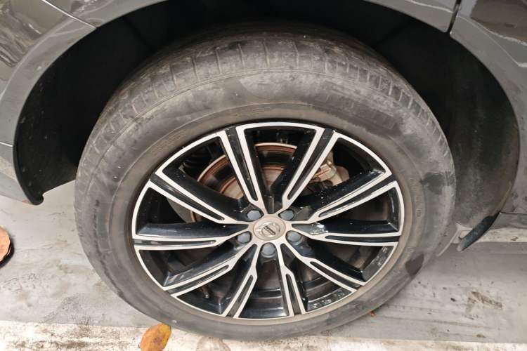 Used Volvo XC60 2021 T5 4x4 Zhiya Luxury Edition Right Rear Wheel Hub