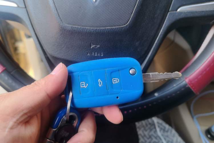 Used Wuling Hongguang 2013 1.2L S Comfort Model China IV Standard