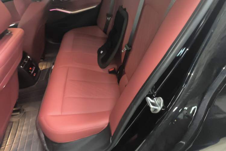 Used BMW 3 Series 2023 325i M Sport Night Edition Package Left Rear Seat