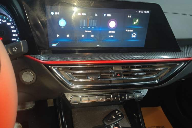 Used CHANGAN OSHAN X5 2021 Revised Version 1.5T DCT Luxury Edition
