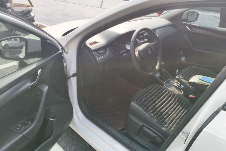 Used Skoda Octavia 2017 Classic Model 1.6L Automatic Standard Edition
