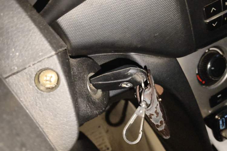 Used CHANGAN KAICHENG Ounuo S 2014 1.5L Base Version
