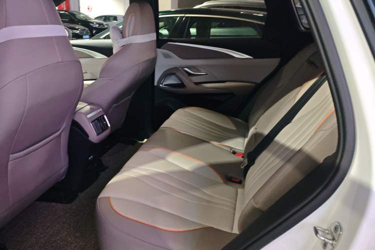 Used BYD Song Pro New Energy 2024 HONOR Edition DM-i 71KM Navigation Model Left Rear Seat