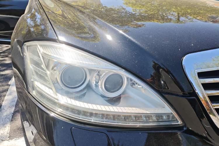 Used Mercedes-Benz S-Class 2008 S 300 L Business Model Right Front Headlight