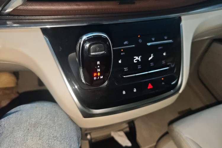 Used Buick GL8 2020 Land Business Class 652T Luxury Model