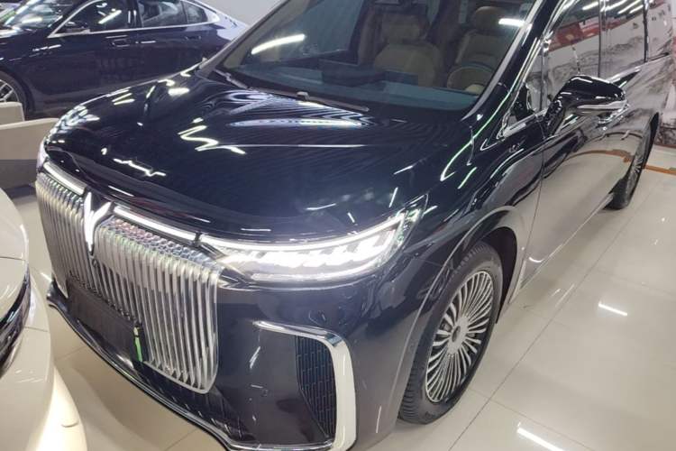 Used VOYAH Dream 2025 PHEV Four-Wheel Drive Excellence Kunpeng Edition Front