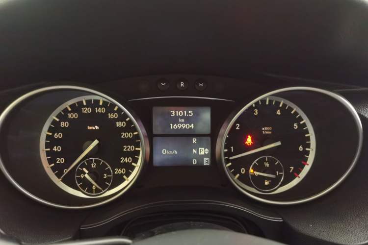 Used Mercedes-Benz R-Class 2014 R 320 4MATIC Business Model