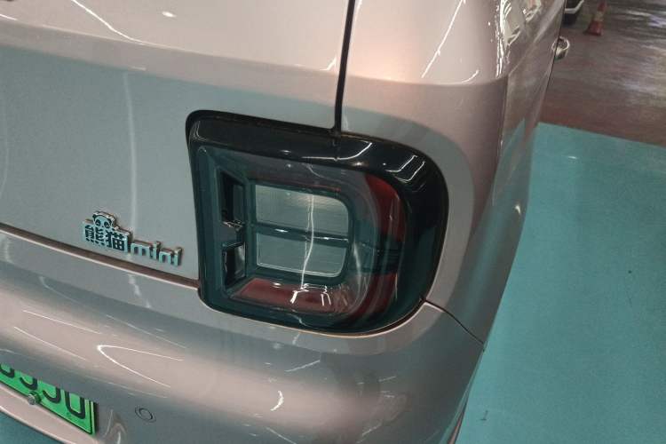 Used Geely Galaxy Panda 2024 Panda Mini 200km Endurance Bear Right Rear Taillight