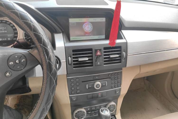 Used Mercedes-Benz GLK-Class 2012 GLK 300 4MATIC Dynamic Edition Audio And AC Panel