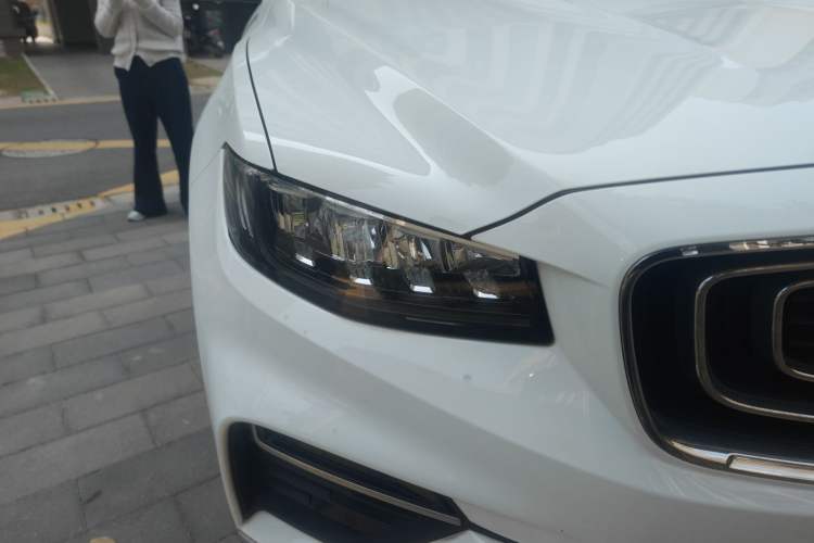 Used Geely Auto Emgrand X7 Sport 2020 1.8TD DCT Zhi Ling PRO Right Front Headlight