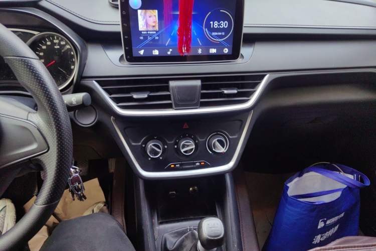 Used Wuling Hongguang S3 2019 1.5L Manual Standard Version China VI Standard Audio And AC Panel