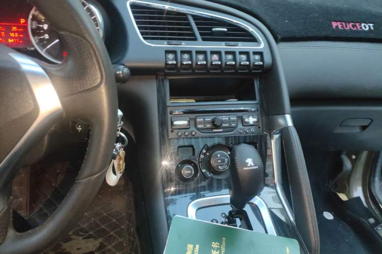 Used Peugeot 3008 2013 1.6THP Automatic Prestige Edition Audio And AC Panel