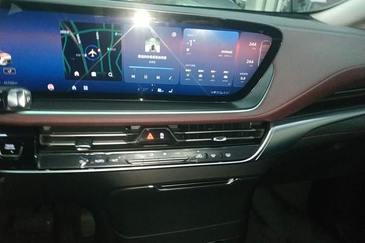 Used Buick Century 2025 2.0T Seven-Seater Yinshi Edition
