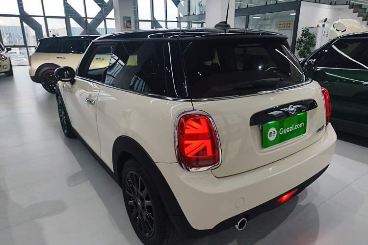 Used MINI 2021 1.5T COOPER Classic Edition Rear Left 45 Deg