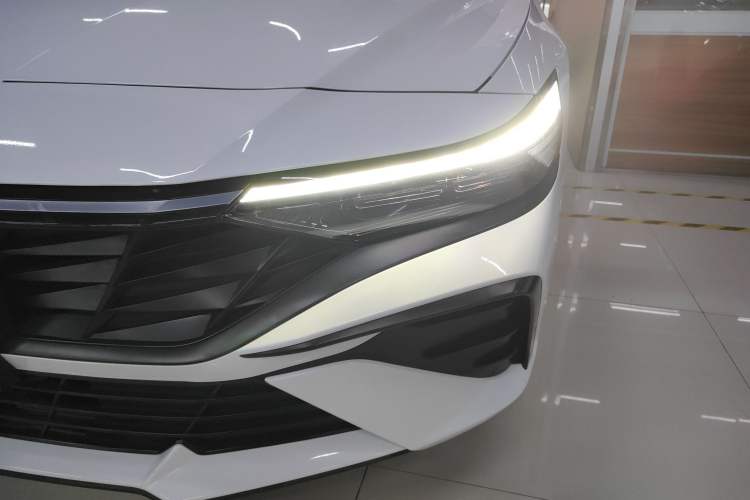 Used Hyundai Elantra 2023 1.5L CVT LUX Prestige Edition Left Front Headlight