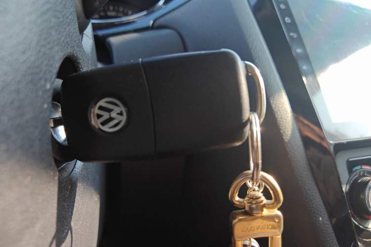 Used Volkswagen Sagitar 2015 1.6L Automatic Comfort Model
